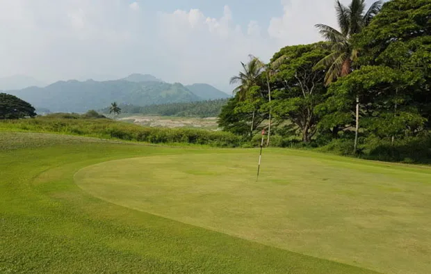 Golf club/ground